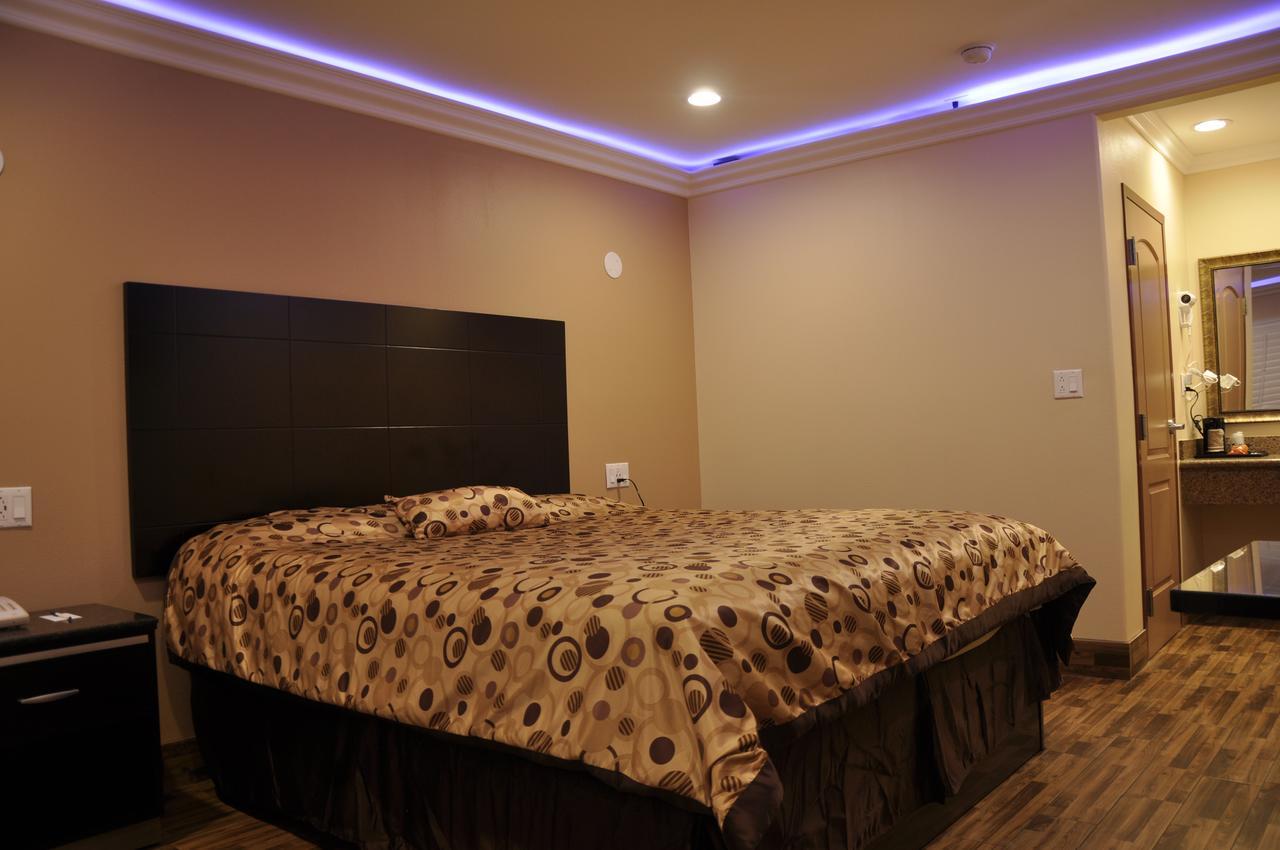 Sun Light Motel Downey Bagian luar foto